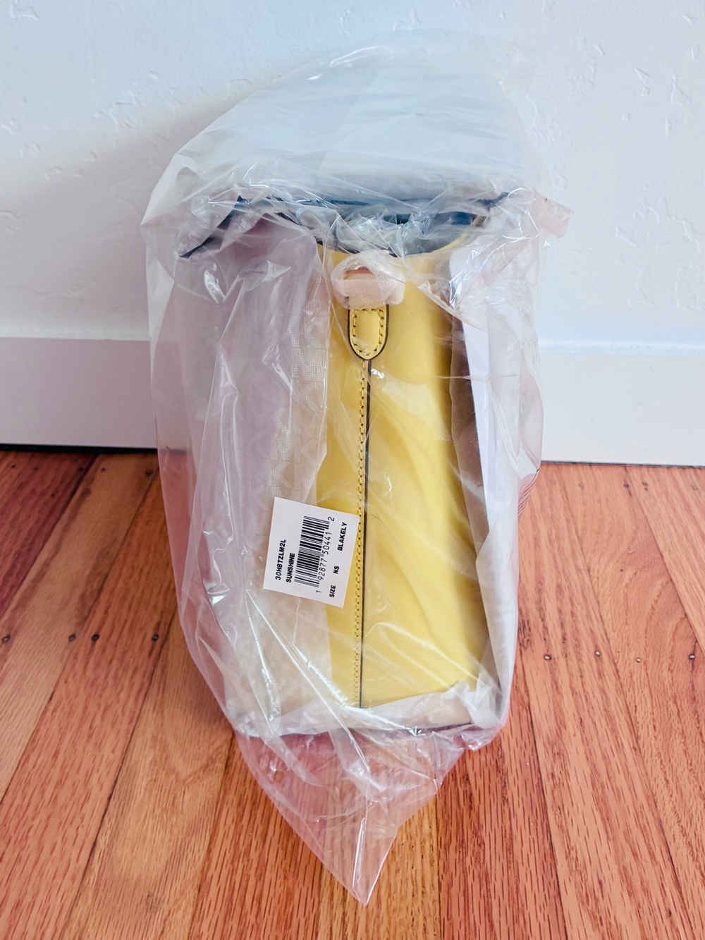 🆕 NWT 💛 Blakely Medium Leather Bucket Bag - Picture 5 of 8